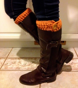 The width of the boot cuffs varies depending on your size.